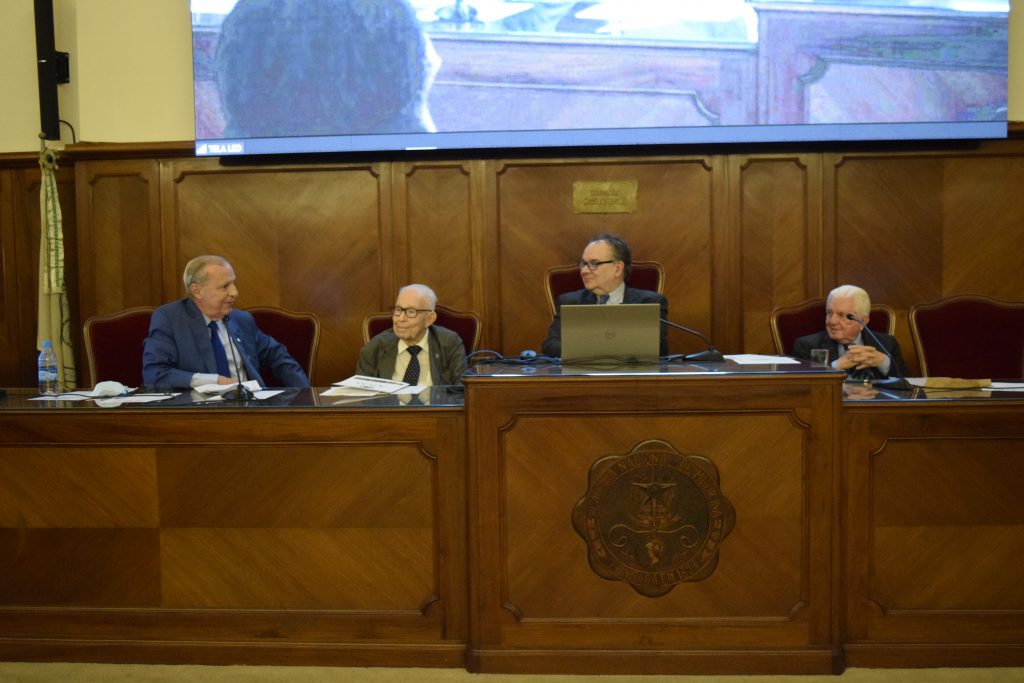 Acad. Orlando Marques Vieira é homenageado em simpósio da ANM