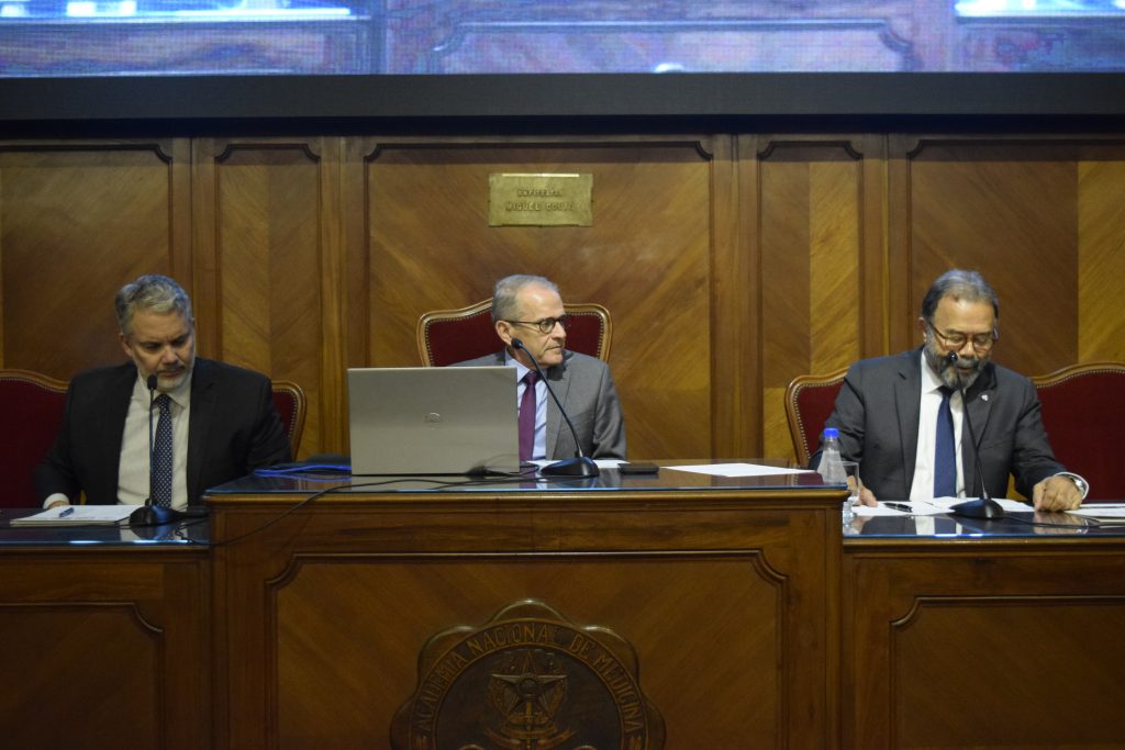 Simpósio sobre doenças raras atrai especialistas na Academia Nacional de Medicina