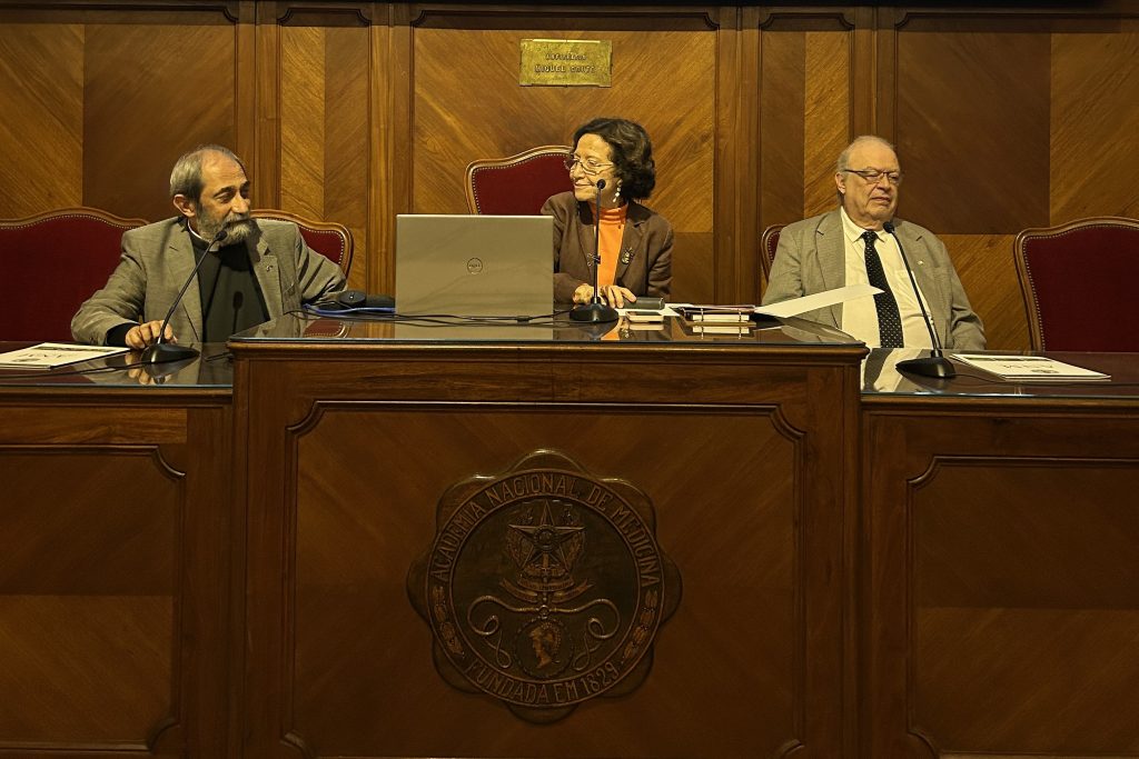 Acadêmicos discutem novas catecolaminas endógenas e seus potenciais terapêuticos em sessão plenária da ANM
