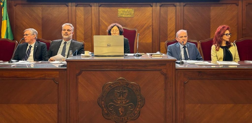 Academia Nacional de Medicina debate prevenção ao suicídio em simpósio