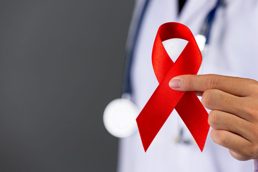 Acadêmico Celso Ramos comenta queda histórica nas mortes por aids no Brasil