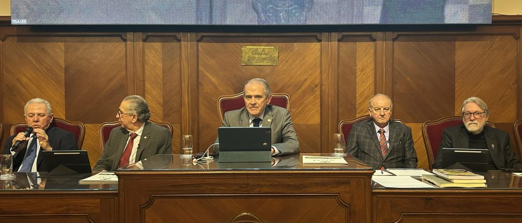 Cirurgia Plástica e medicina regenerativa são destaques em sessão científica da ANM