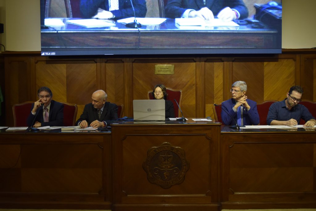 Acadêmicos José Gomes Temporão, Celso Ramos, Presidente Acad. Eliete Bouskela, Acad. Roberto Medronho e Rodrigo Schrage Lins, Presidente da SIERJ. no Simpósio Nacional Sobre Dengue.