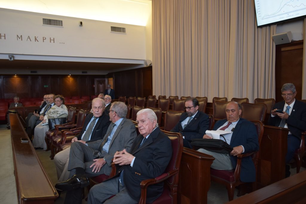 Acadêmicos durante o Simpósio Comerativo do Dia Mundial da Luta Contra Malária.