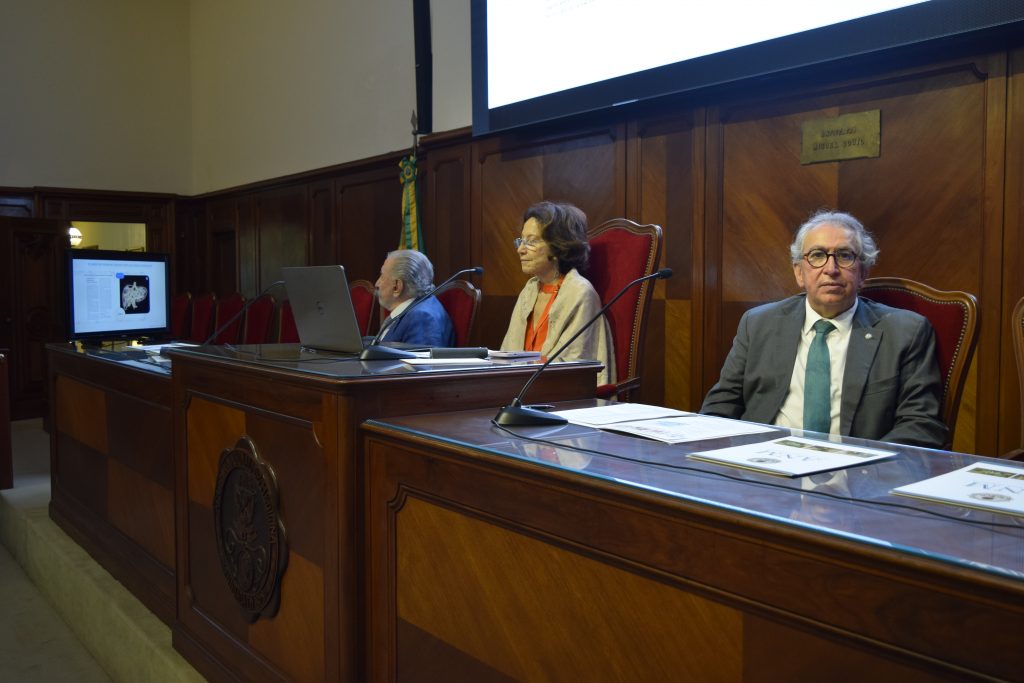 Acad. Silvano Raia, Presidente Acad. Eliete Bouskela e Acad. Mauricio Magalhães em Simpósio sobre Transplante de Órgãos